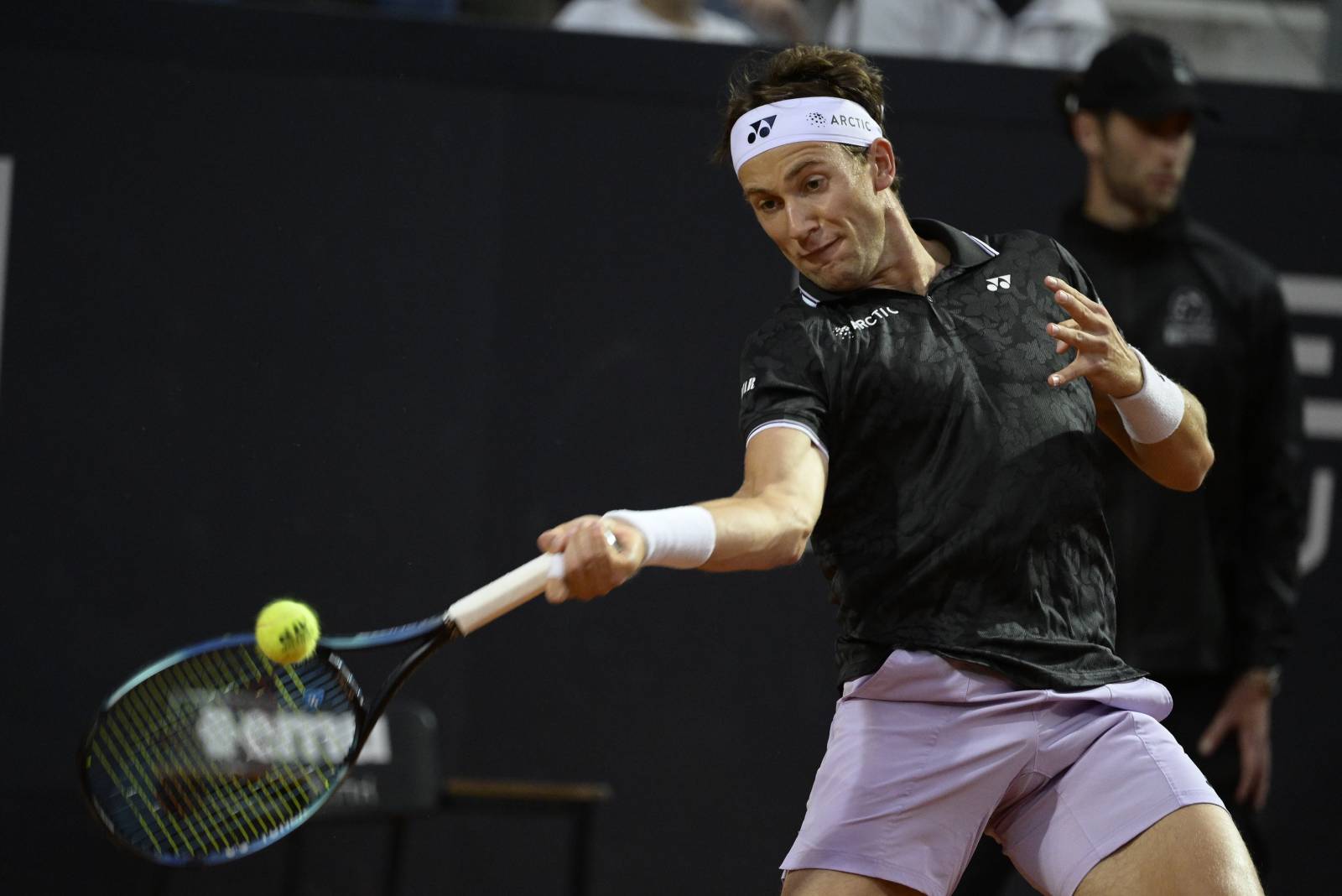 Рууд обыграл Коболли и вышел в финал турнира в Женеве, где сыграет против Махача