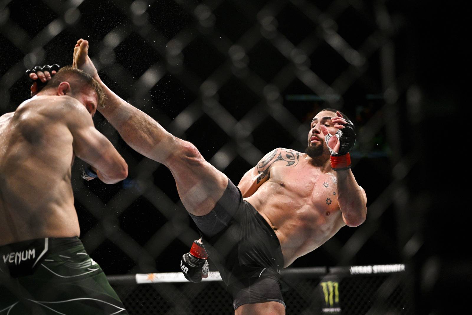 Магомедалиев: &laquo;Уиттакер - испытание номер один для Чимаева&raquo;