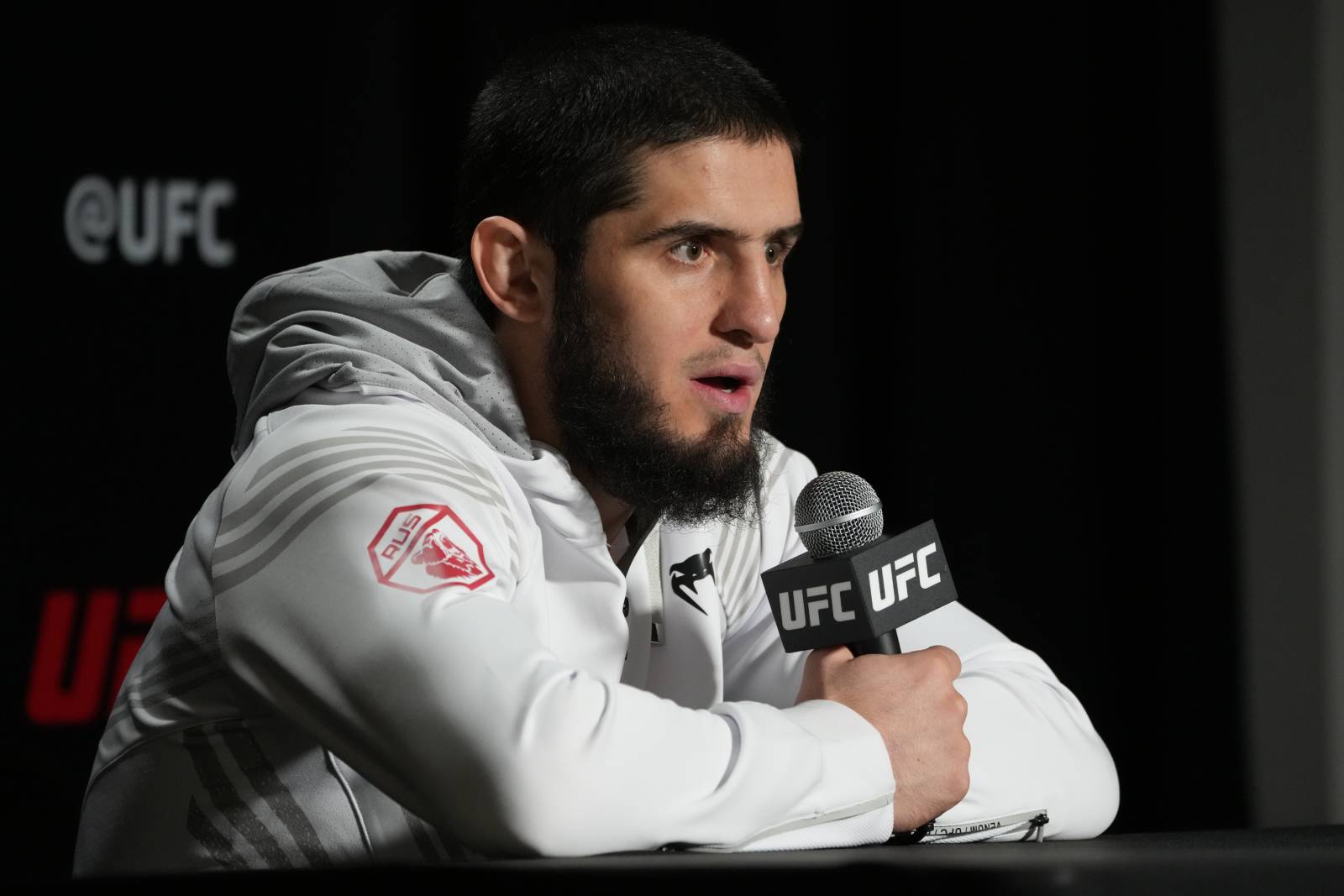 Сен-Пьер назвал лучшего бойца UFC - это не Джон Джонс