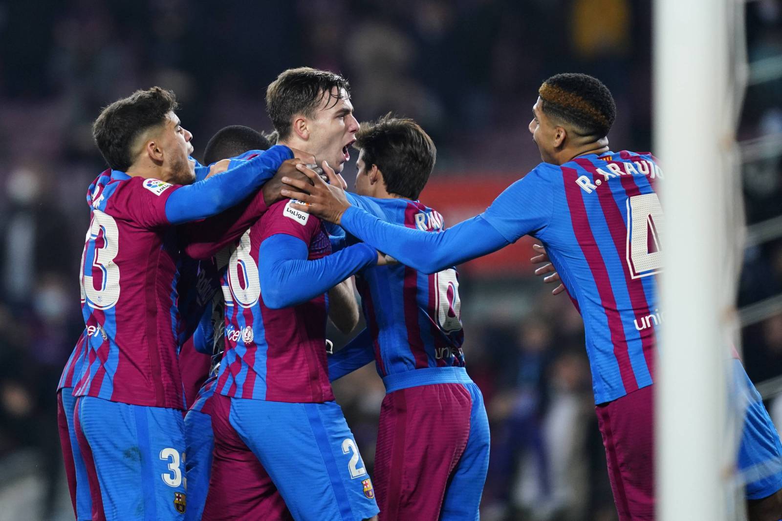 &laquo;Порту&raquo; за 15 миллионов евро купит защитника &laquo;Барселоны&raquo;