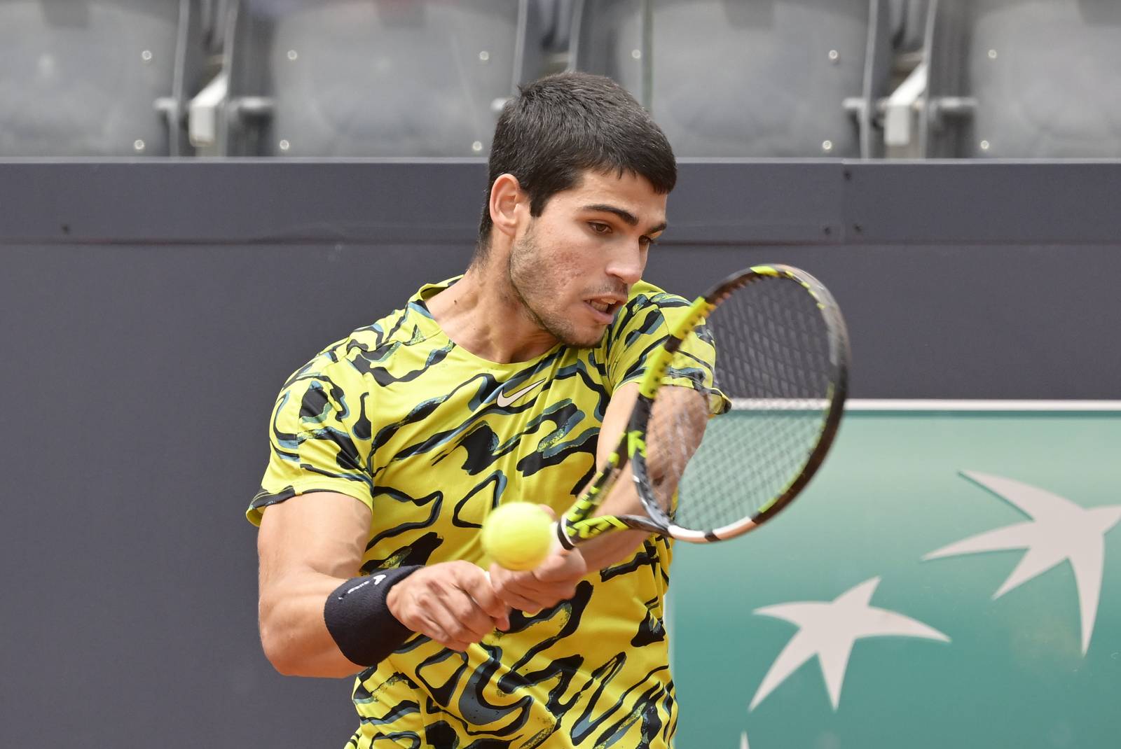 Алькарас пробился в полуфинал &laquo;Ролан Гаррос&raquo;, уверенно обыграв Циципаса