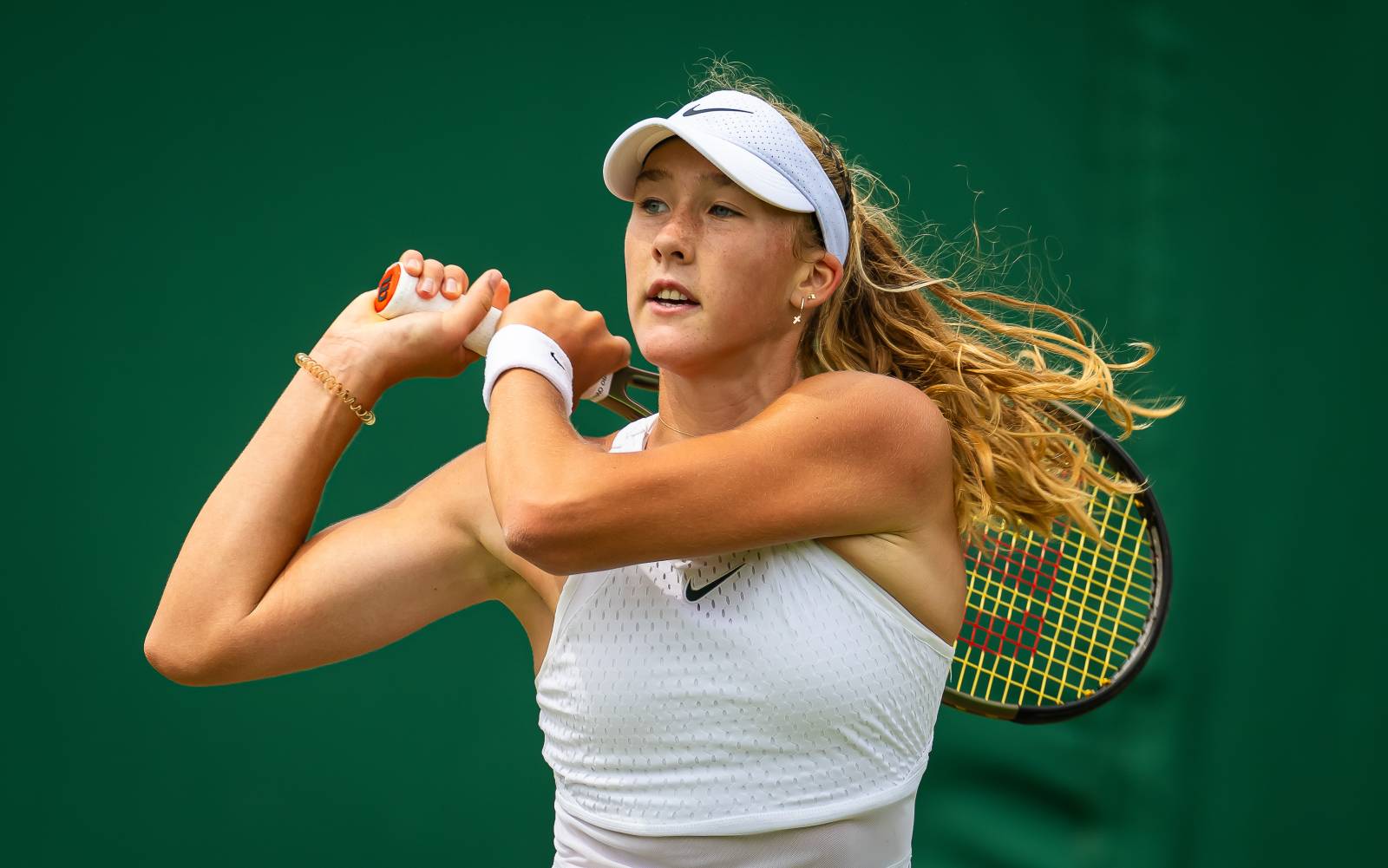 Мирра Андреева в упорной борьбе проиграла Иге Швёнтек в четвертьфинале турнира в Цинциннати