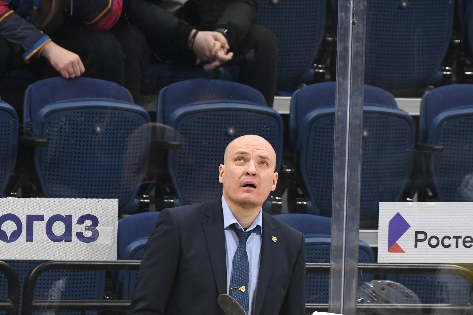 Разин увел &laquo;Металлург&raquo; со льда во время матча с &laquo;Нефтехимиком&raquo;