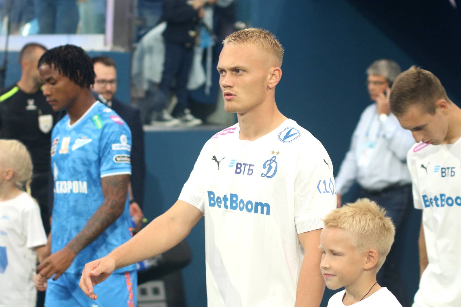 Футболист Тюкавин оценил шансы Овечкина побить рекорд Гретцки